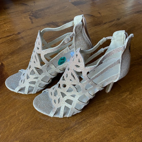Heels - Picture 1 of 5